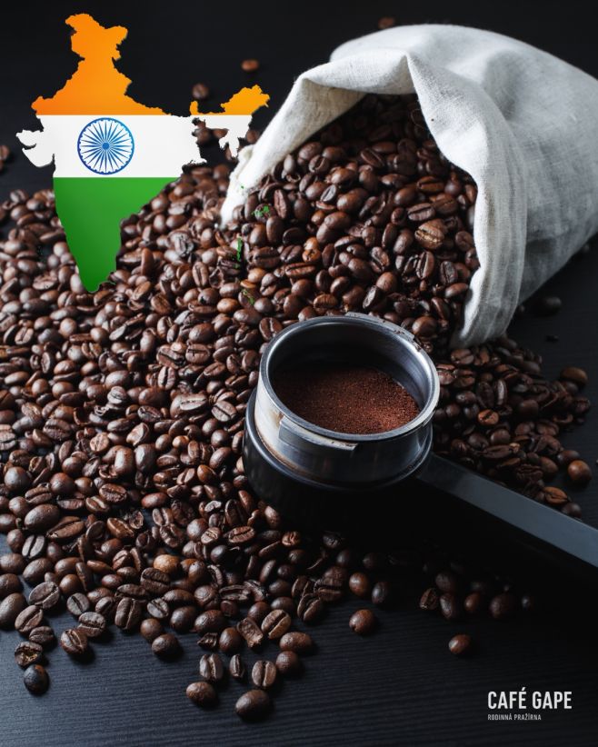 🇮🇳 Indická káva, zejména z oblastí jako Coorg nebo Chikmagalur, je známá svou plnou tělnatou chutí s jemnými kořeněnými...